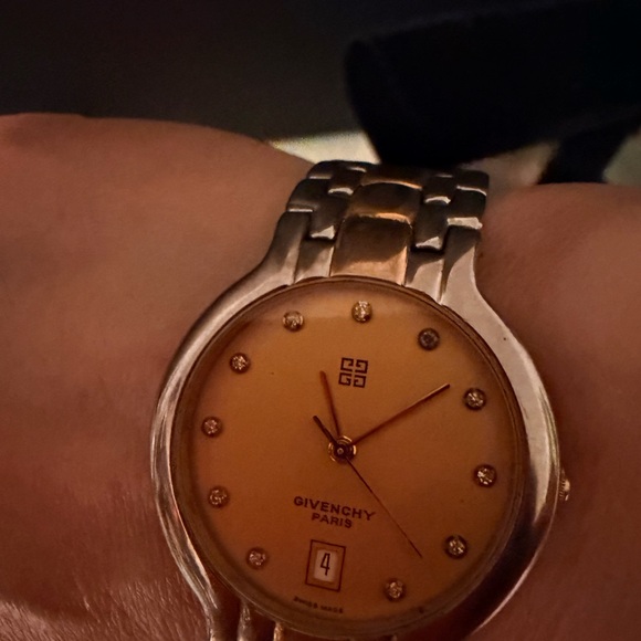 Givenchy vintage watch main image 10